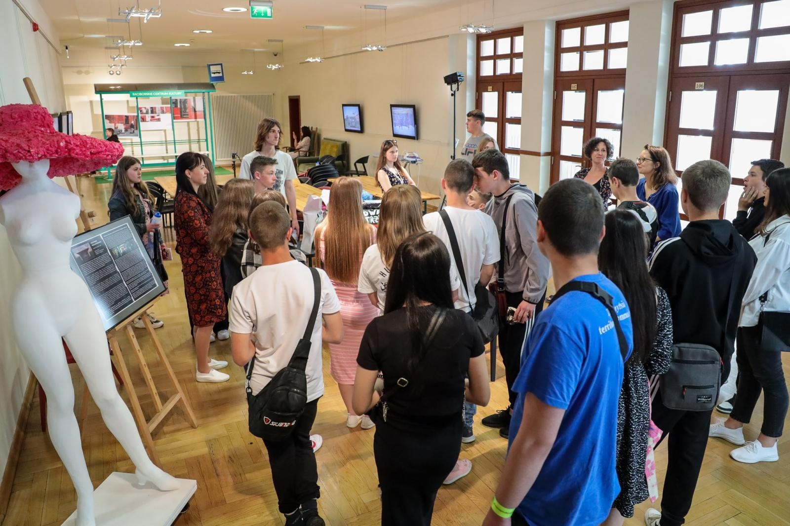 Zdjęcie w galerii na portalu naszraciborz.pl: Młodzież z Tyśmienicy z twórczą wizytą w RCK wiadomości z regionu