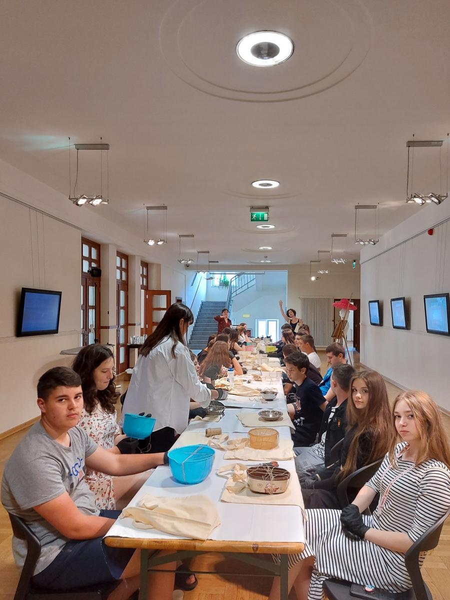 Zdjęcie w galerii na portalu naszraciborz.pl: Młodzież z Tyśmienicy z twórczą wizytą w RCK wiadomości z regionu