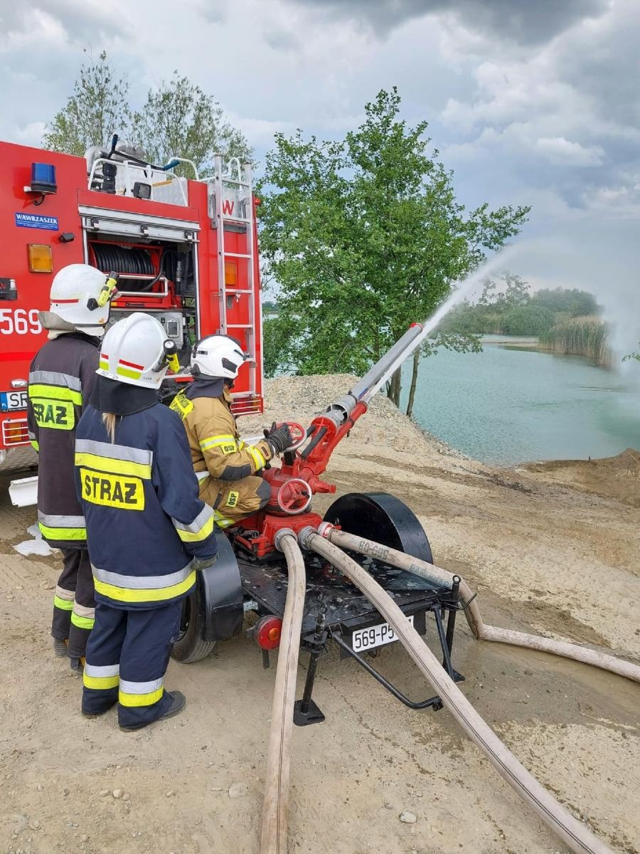 Zdjęcie w galerii na portalu naszraciborz.pl: PIASKOWNIA 2023 - jednostki z gm. Kuźnia Raciborska ćwiczyły na terenie kopalni wiadomości z regionu