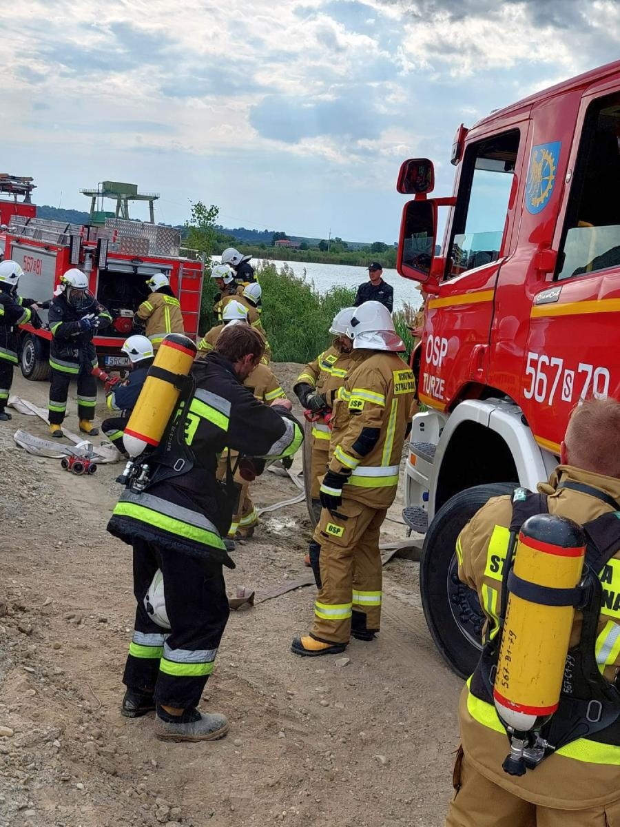 Zdjęcie w galerii na portalu naszraciborz.pl: PIASKOWNIA 2023 - jednostki z gm. Kuźnia Raciborska ćwiczyły na terenie kopalni wiadomości z regionu