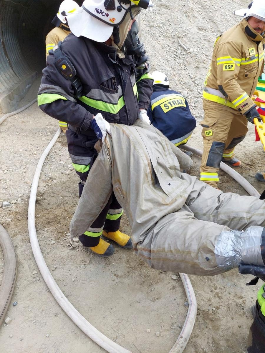 Zdjęcie w galerii na portalu naszraciborz.pl: PIASKOWNIA 2023 - jednostki z gm. Kuźnia Raciborska ćwiczyły na terenie kopalni wiadomości z regionu