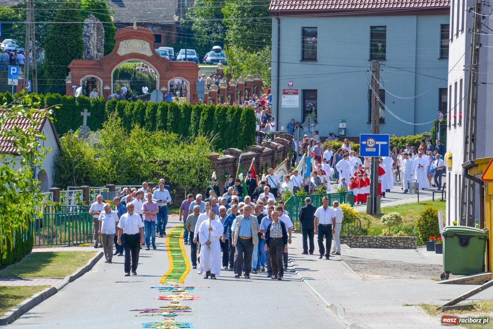 Zdjęcie w galerii na portalu naszraciborz.pl: Procesja Bożego Ciała w Raciborzu Brzeziu [FOTO i WIDEO] wiadomości z regionu