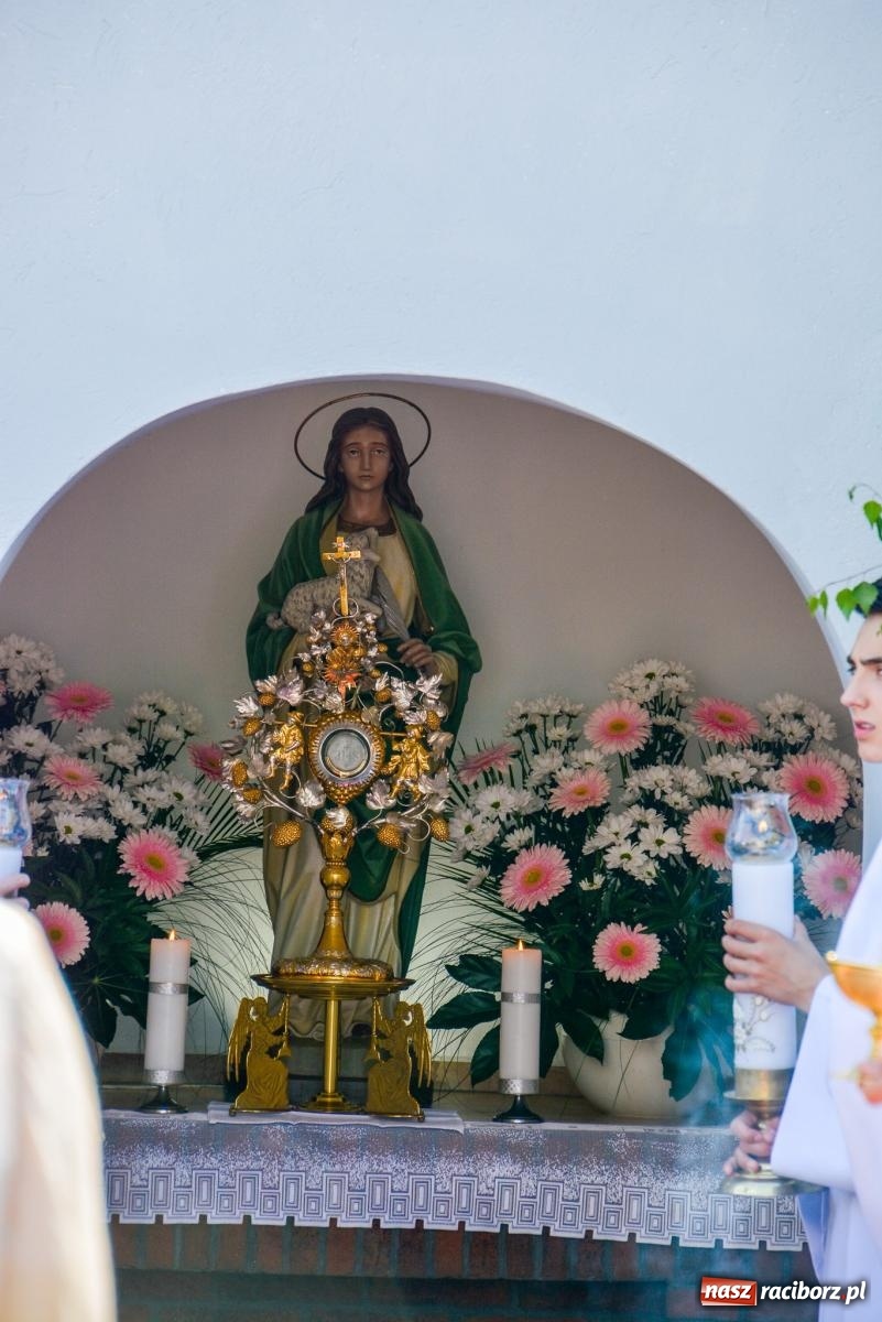 Zdjęcie w galerii na portalu naszraciborz.pl: Procesja Bożego Ciała w Raciborzu Brzeziu [FOTO i WIDEO] wiadomości z regionu