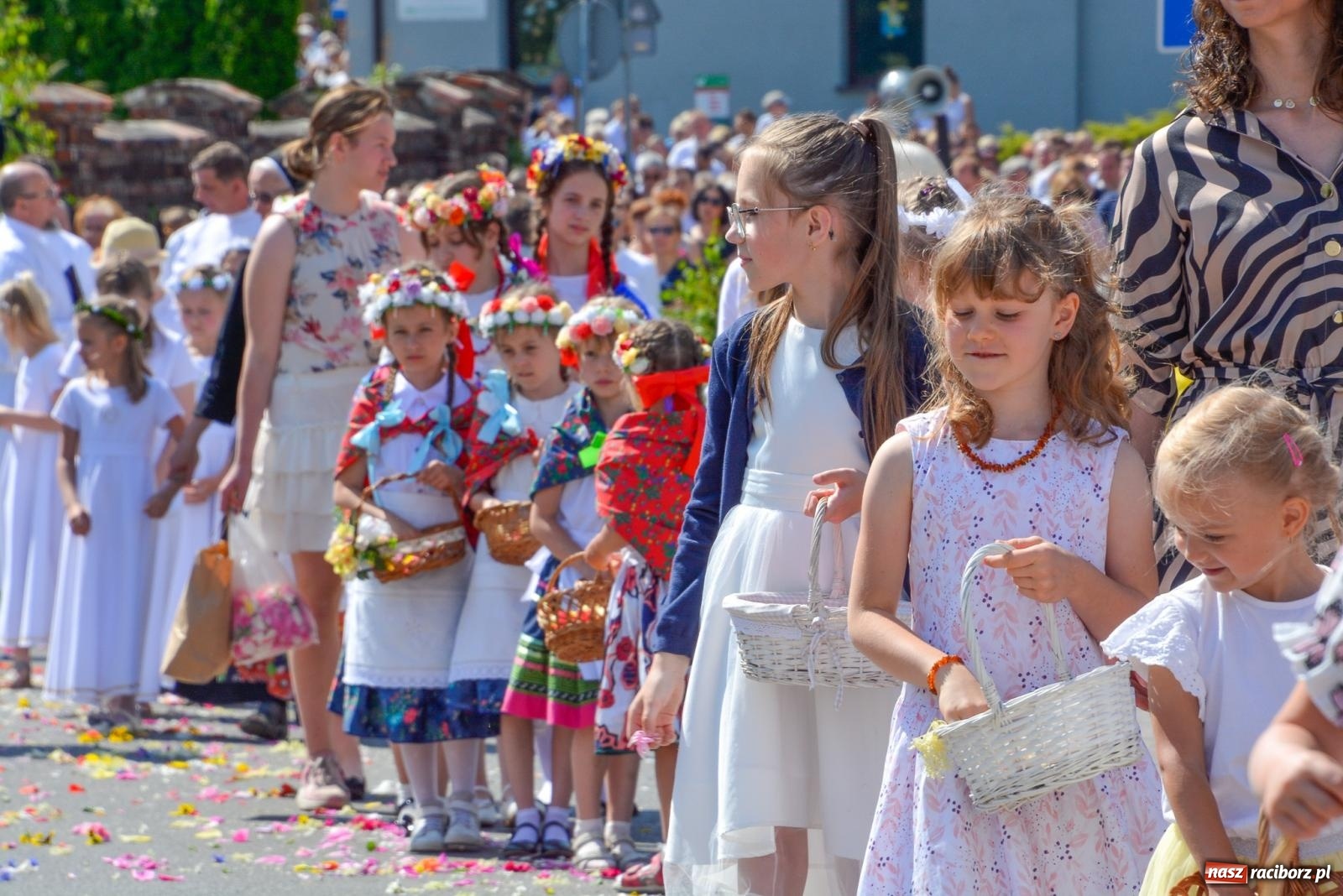 Zdjęcie w galerii na portalu naszraciborz.pl: Procesja Bożego Ciała w Raciborzu Brzeziu [FOTO i WIDEO] wiadomości z regionu