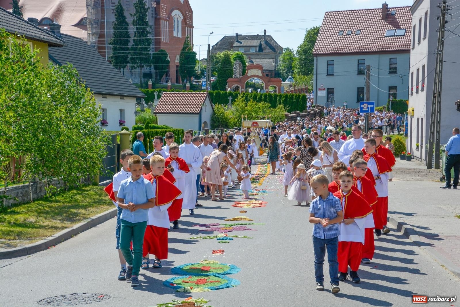 Zdjęcie w galerii na portalu naszraciborz.pl: Procesja Bożego Ciała w Raciborzu Brzeziu [FOTO i WIDEO] wiadomości z regionu