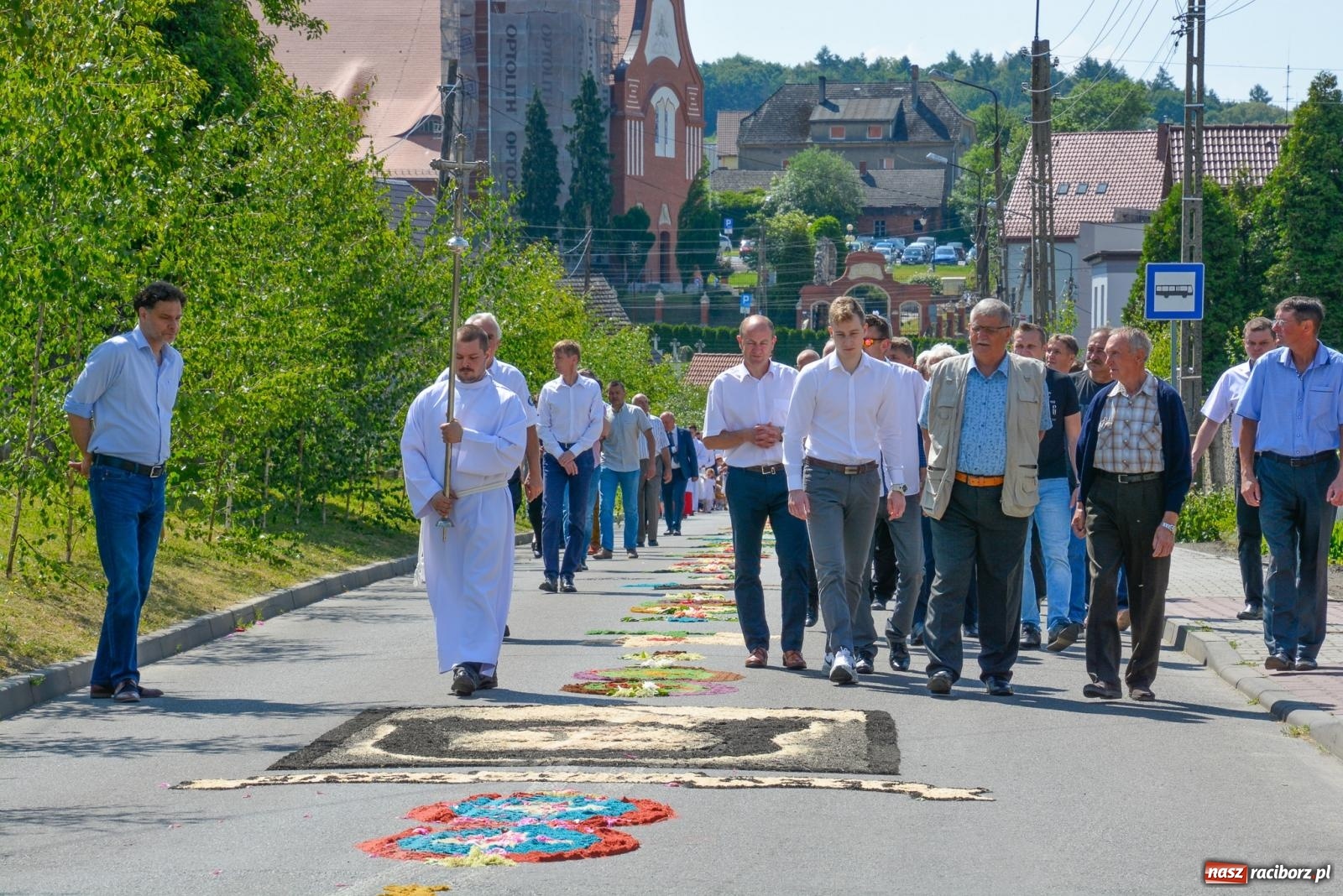 Zdjęcie w galerii na portalu naszraciborz.pl: Procesja Bożego Ciała w Raciborzu Brzeziu [FOTO i WIDEO] wiadomości z regionu