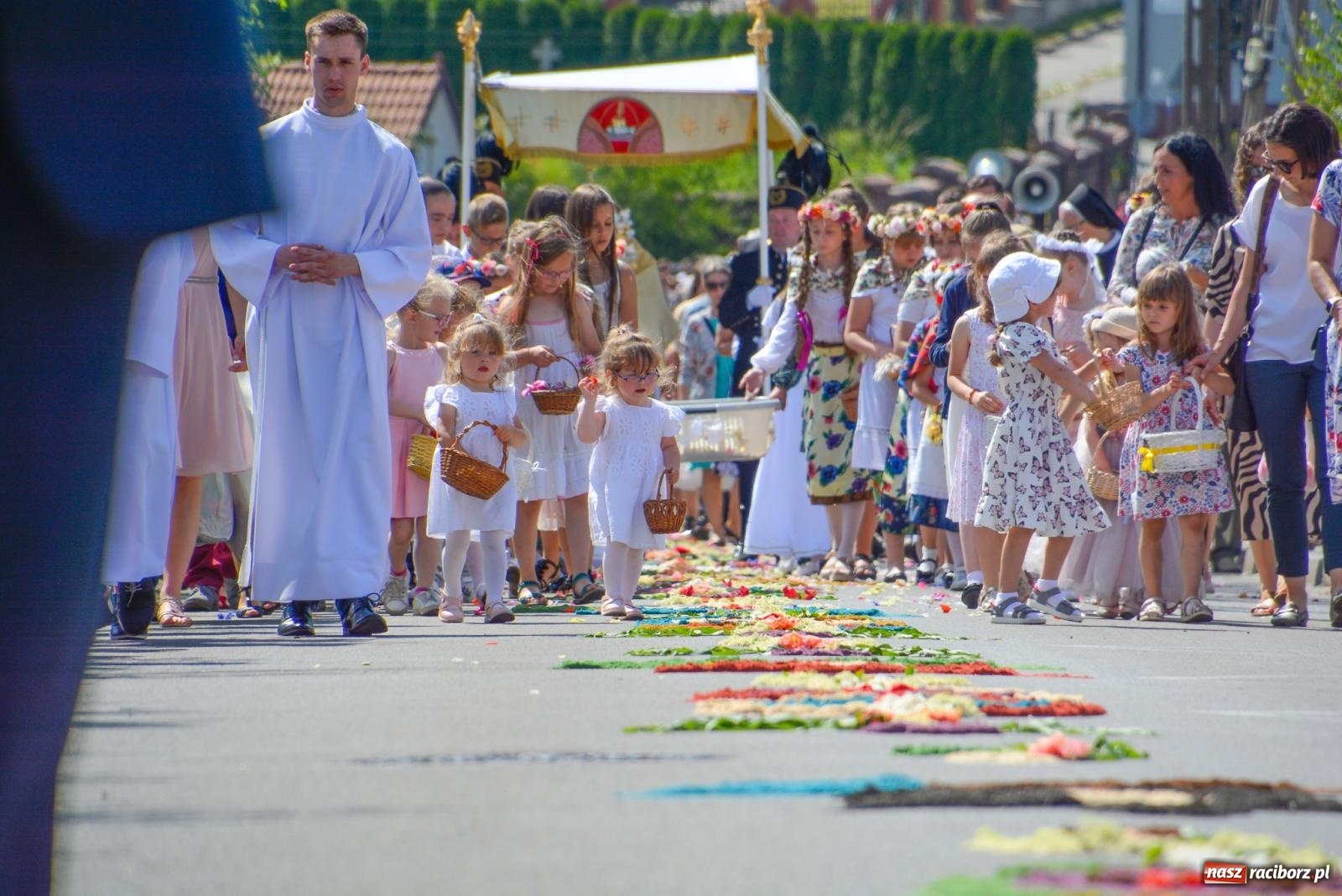 Zdjęcie w galerii na portalu naszraciborz.pl: Procesja Bożego Ciała w Raciborzu Brzeziu [FOTO i WIDEO] wiadomości z regionu