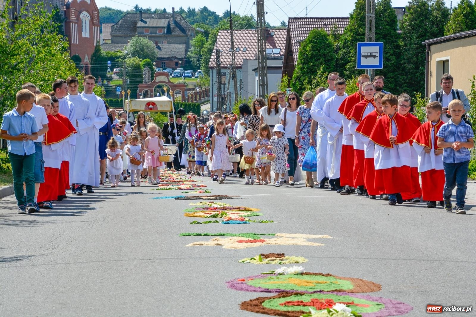 Zdjęcie w galerii na portalu naszraciborz.pl: Procesja Bożego Ciała w Raciborzu Brzeziu [FOTO i WIDEO] wiadomości z regionu
