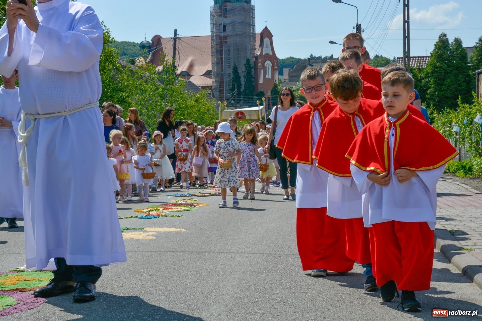 Zdjęcie w galerii na portalu naszraciborz.pl: Procesja Bożego Ciała w Raciborzu Brzeziu [FOTO i WIDEO] wiadomości z regionu