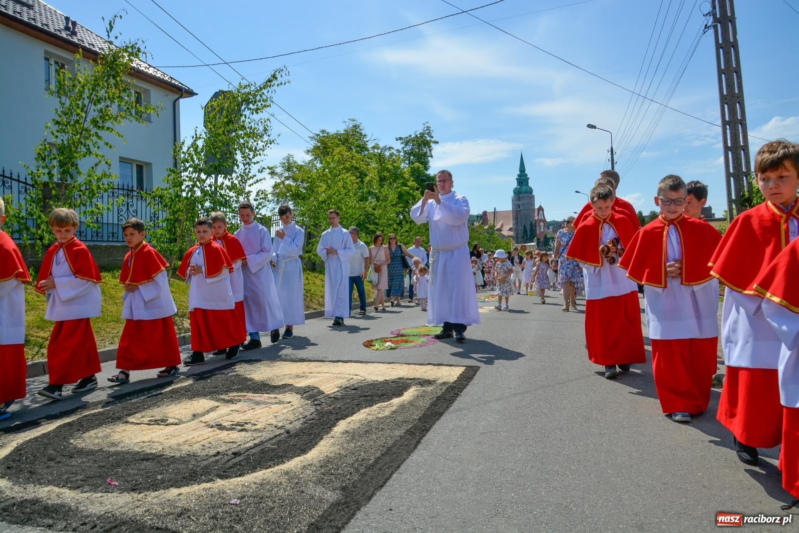 Zdjęcie w galerii na portalu naszraciborz.pl: Procesja Bożego Ciała w Raciborzu Brzeziu [FOTO i WIDEO] wiadomości z regionu