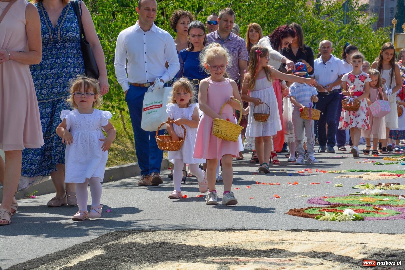 Zdjęcie w galerii na portalu naszraciborz.pl: Procesja Bożego Ciała w Raciborzu Brzeziu [FOTO i WIDEO] wiadomości z regionu