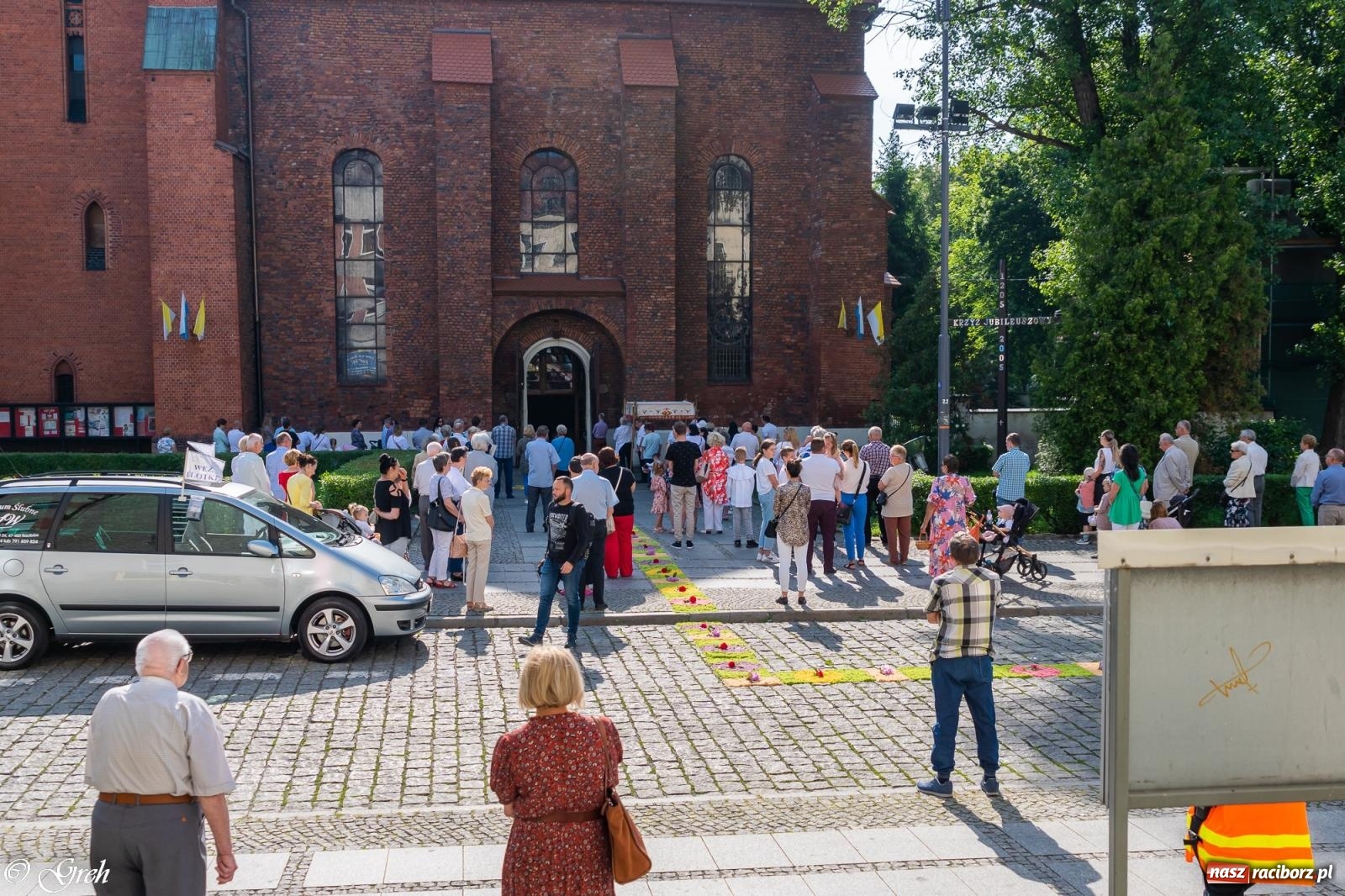 Zdjęcie w galerii na portalu naszraciborz.pl: Boże Ciało w parafii WNMP w Raciborzu [FOTO i WIDEO] wiadomości z regionu
