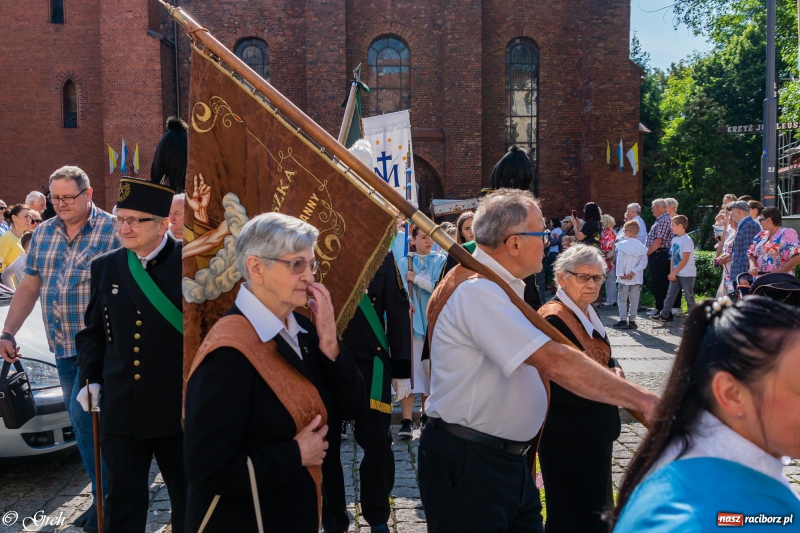 Zdjęcie w galerii na portalu naszraciborz.pl: Boże Ciało w parafii WNMP w Raciborzu [FOTO i WIDEO] wiadomości z regionu