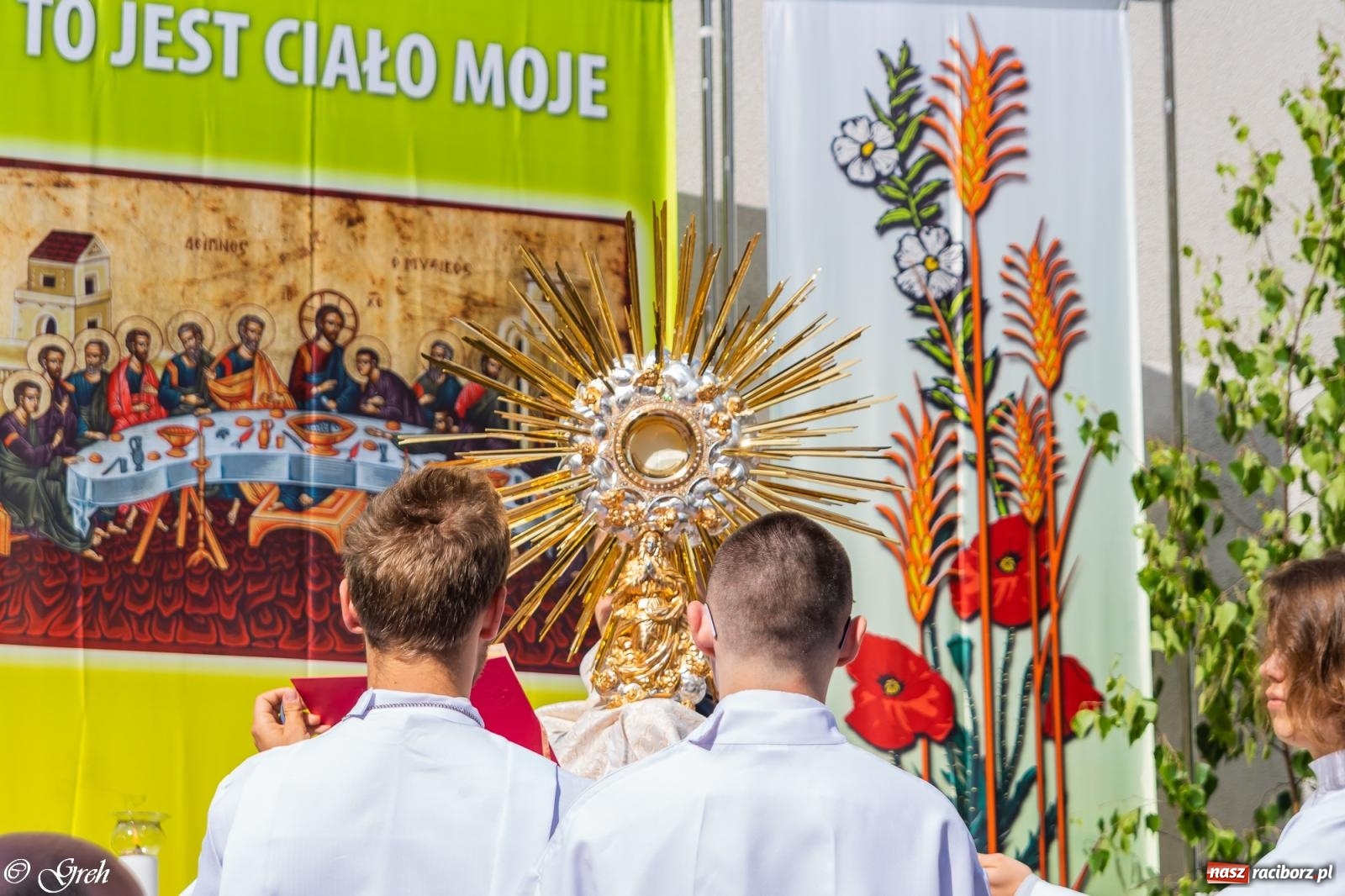 Zdjęcie w galerii na portalu naszraciborz.pl: Boże Ciało w parafii WNMP w Raciborzu [FOTO i WIDEO] wiadomości z regionu