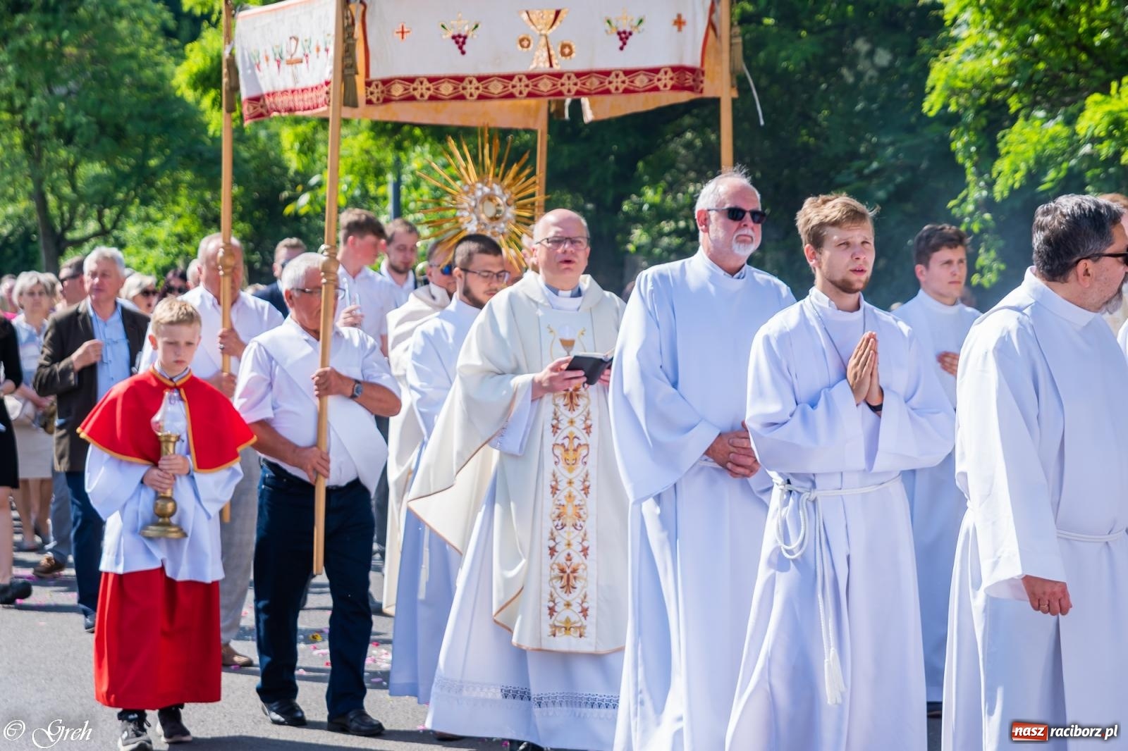 Zdjęcie w galerii na portalu naszraciborz.pl: Boże Ciało w parafii WNMP w Raciborzu [FOTO i WIDEO] wiadomości z regionu