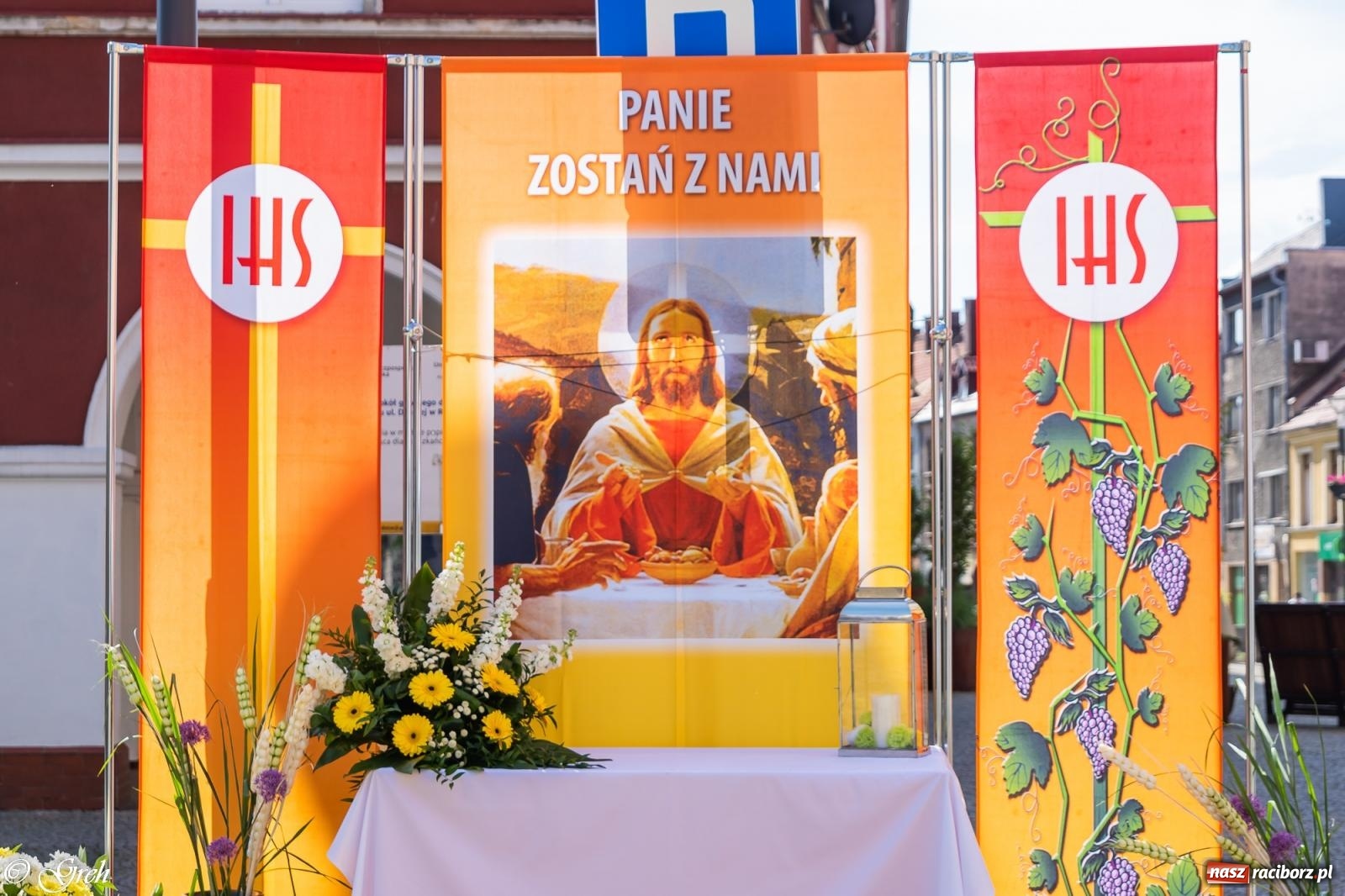 Zdjęcie w galerii na portalu naszraciborz.pl: Boże Ciało w parafii WNMP w Raciborzu [FOTO i WIDEO] wiadomości z regionu