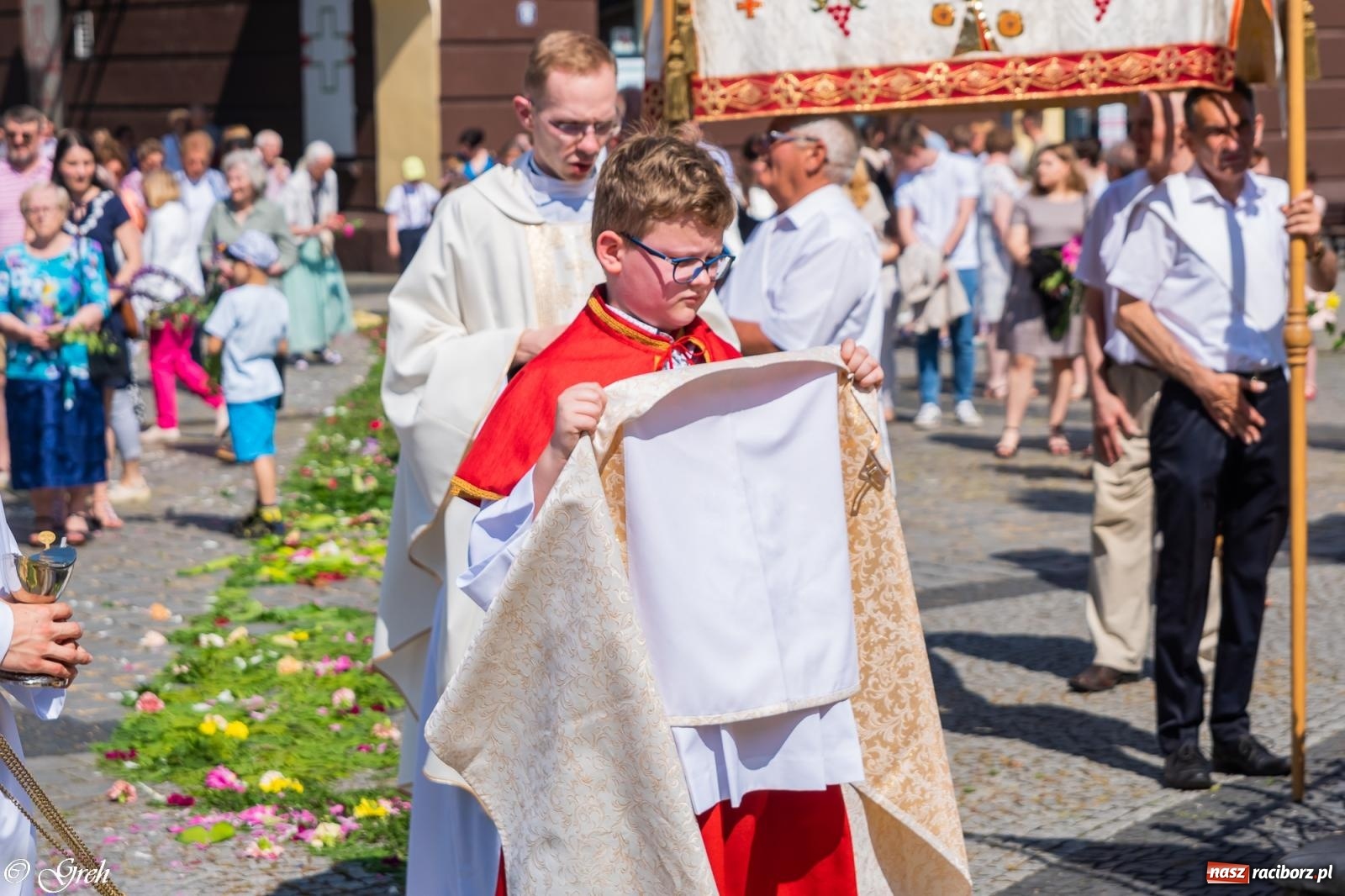 Zdjęcie w galerii na portalu naszraciborz.pl: Boże Ciało w parafii WNMP w Raciborzu [FOTO i WIDEO] wiadomości z regionu