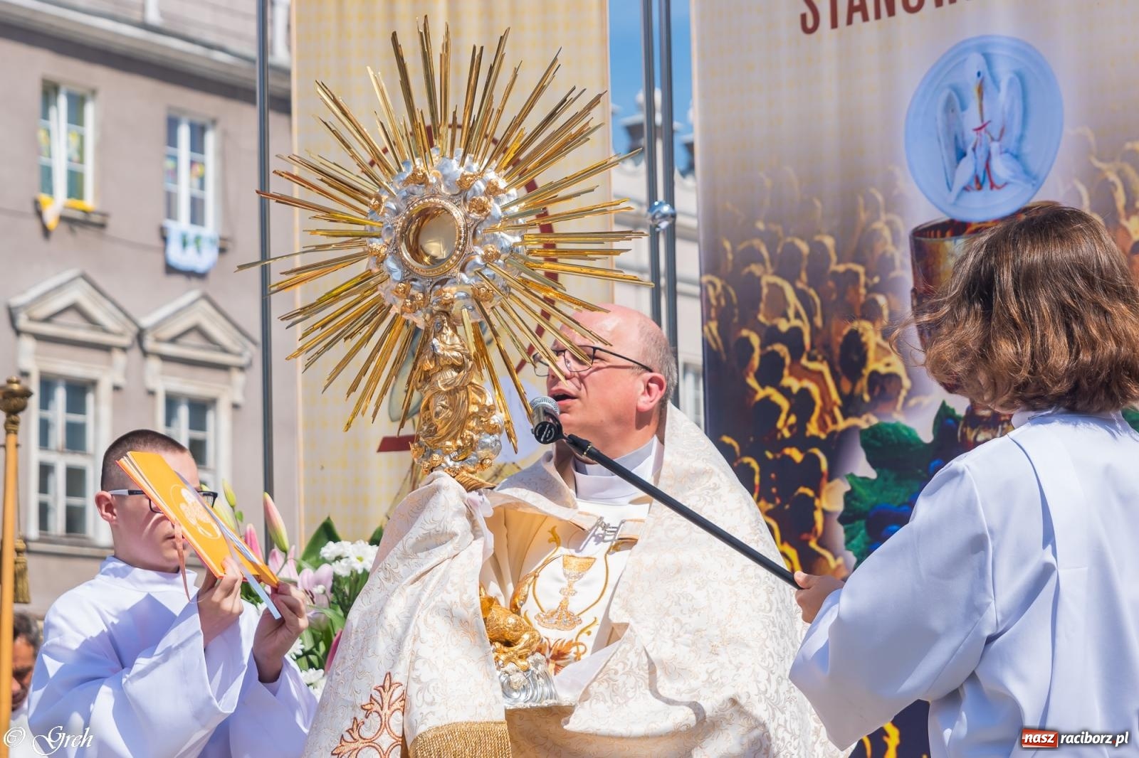Zdjęcie w galerii na portalu naszraciborz.pl: Boże Ciało w parafii WNMP w Raciborzu [FOTO i WIDEO] wiadomości z regionu