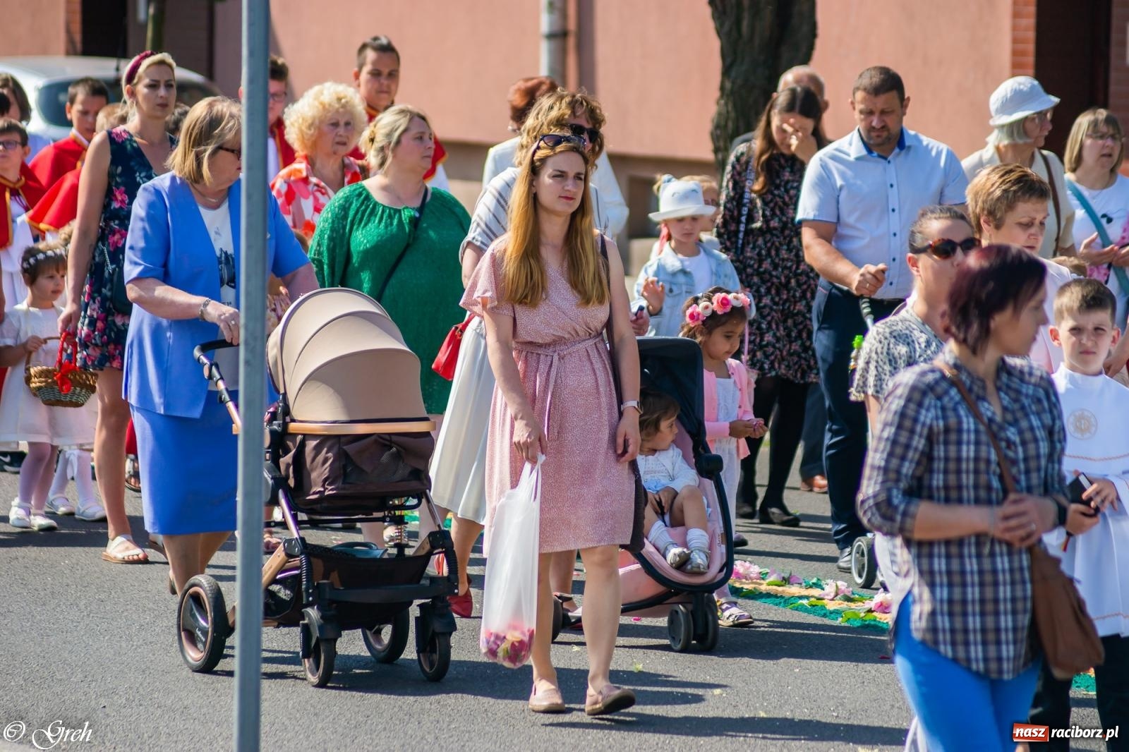 Zdjęcie w galerii na portalu naszraciborz.pl: Boże Ciało w parafii WNMP w Raciborzu [FOTO i WIDEO] wiadomości z regionu