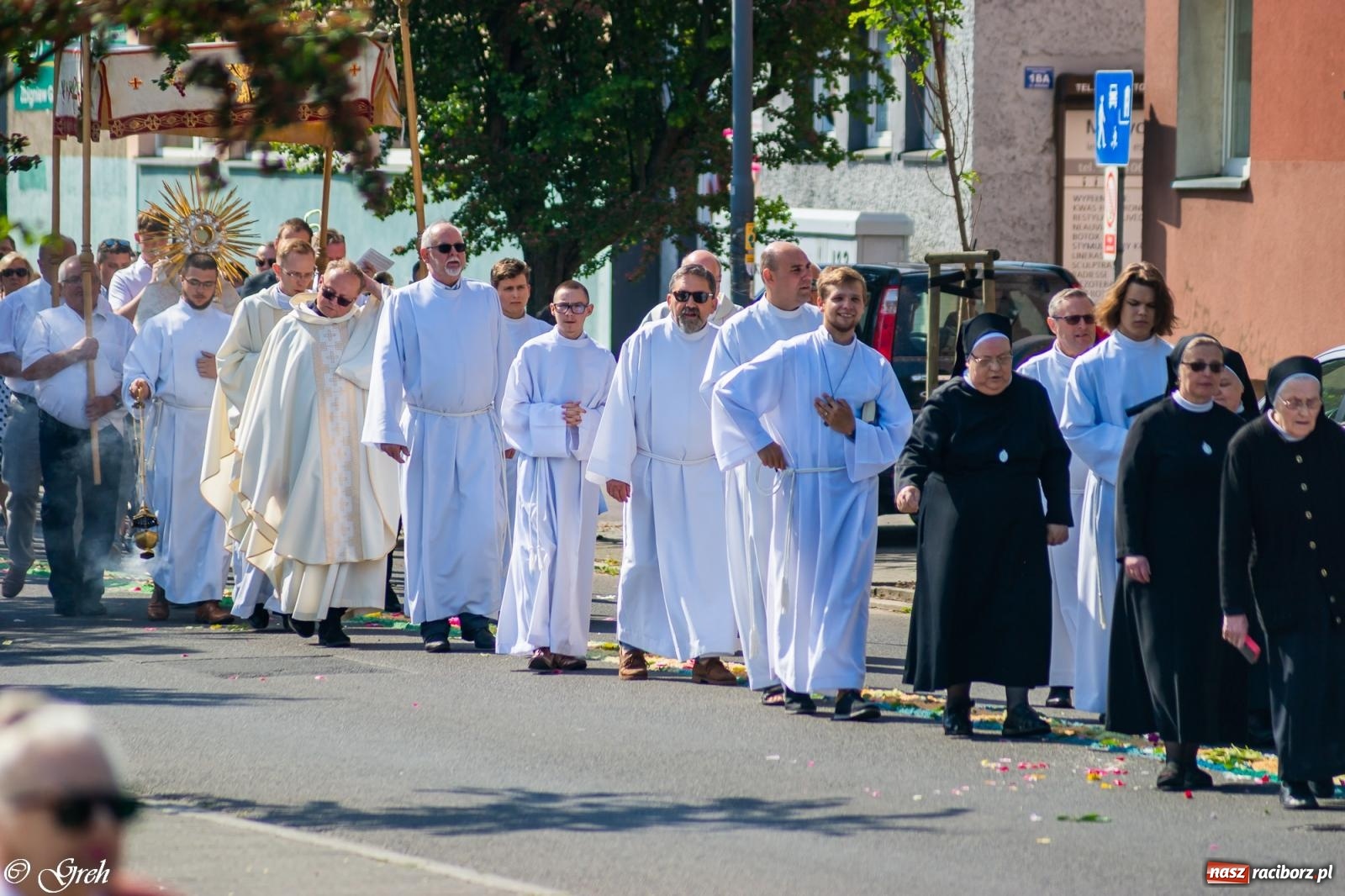 Zdjęcie w galerii na portalu naszraciborz.pl: Boże Ciało w parafii WNMP w Raciborzu [FOTO i WIDEO] wiadomości z regionu