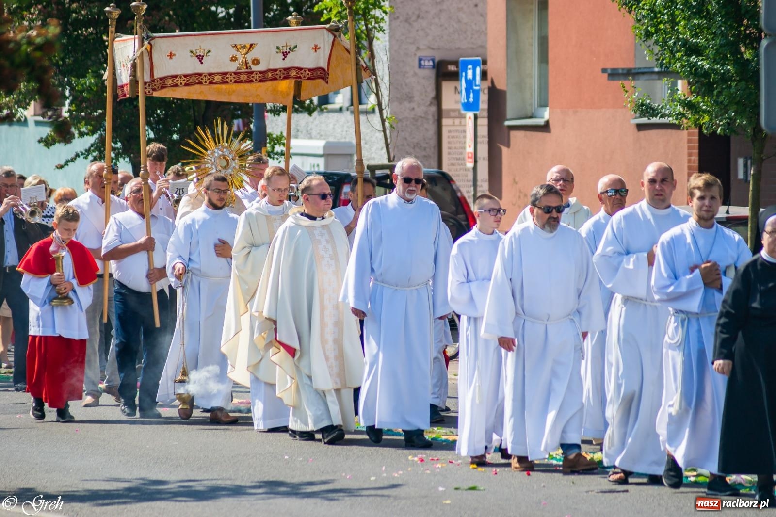 Zdjęcie w galerii na portalu naszraciborz.pl: Boże Ciało w parafii WNMP w Raciborzu [FOTO i WIDEO] wiadomości z regionu