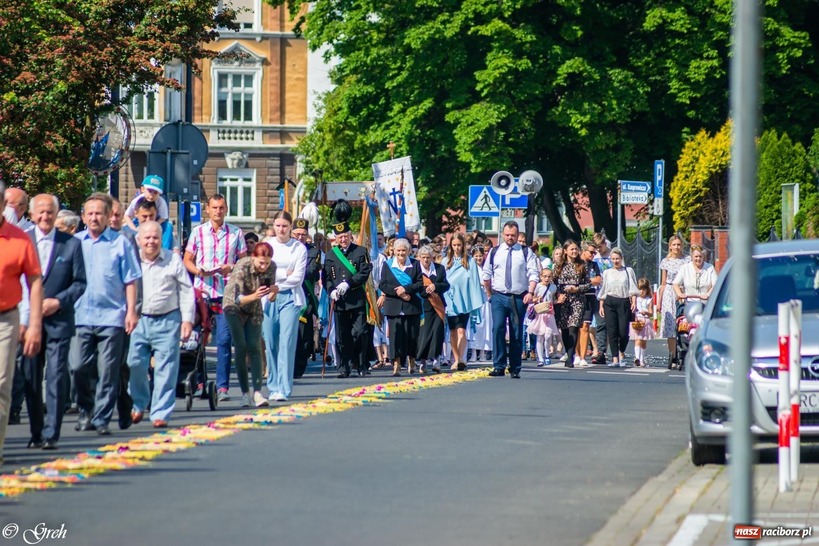 Zdjęcie w galerii na portalu naszraciborz.pl: Boże Ciało w parafii WNMP w Raciborzu [FOTO i WIDEO] wiadomości z regionu