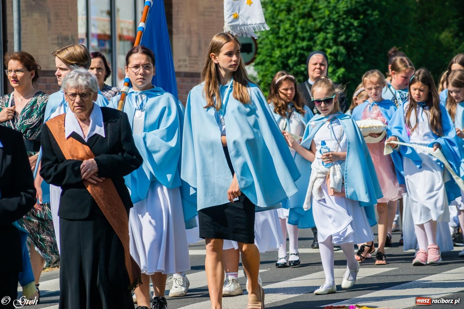 Zdjęcie w galerii na portalu naszraciborz.pl: Boże Ciało w parafii WNMP w Raciborzu [FOTO i WIDEO] wiadomości z regionu