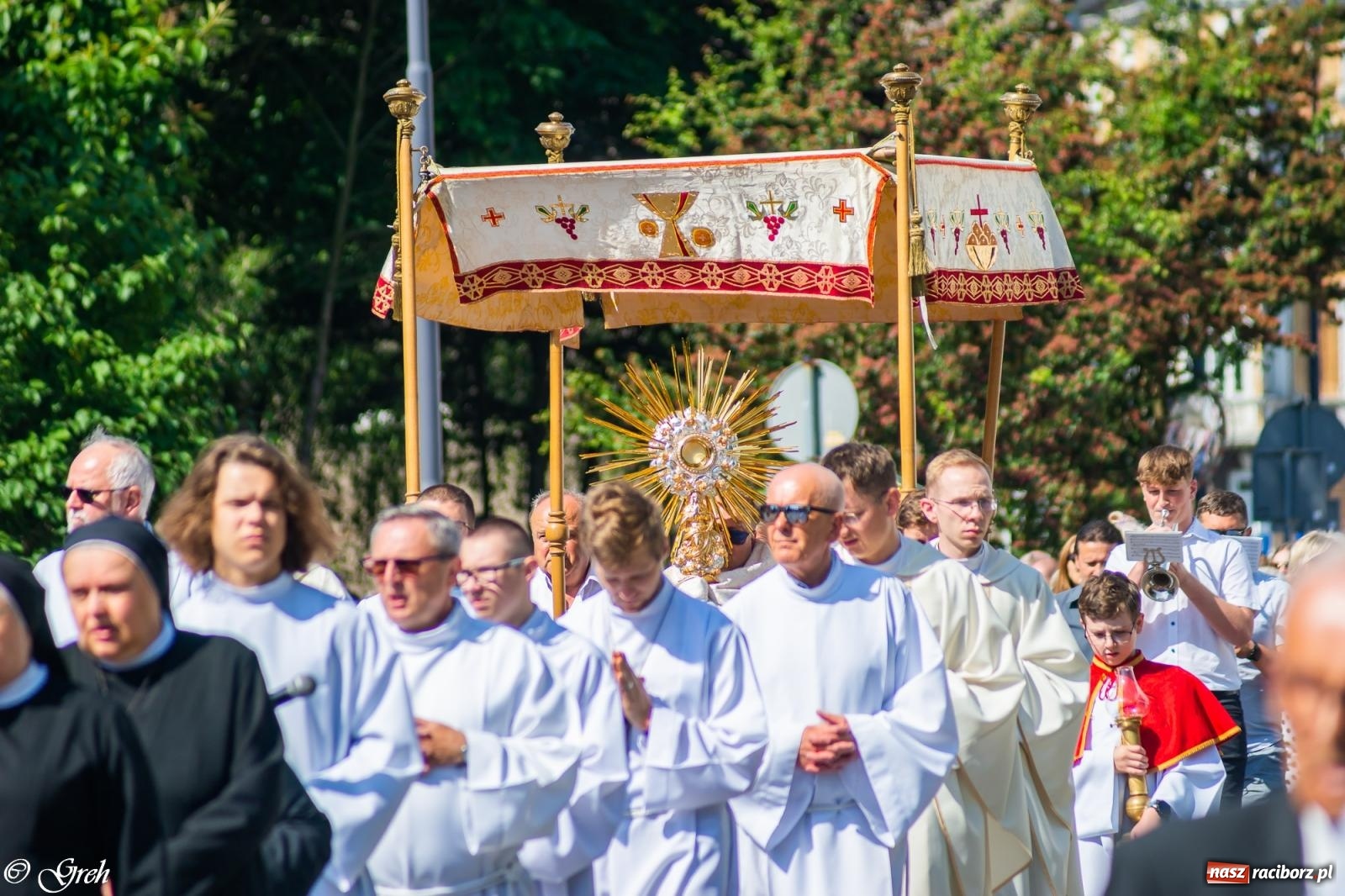Zdjęcie w galerii na portalu naszraciborz.pl: Boże Ciało w parafii WNMP w Raciborzu [FOTO i WIDEO] wiadomości z regionu