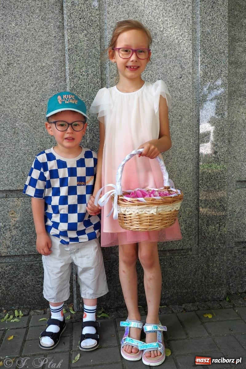 Zdjęcie w galerii na portalu naszraciborz.pl: Procesja Eucharystyczna to forma świadectwa. Boże Ciało w parafii NSPJ [FOTO i WIDEO] wiadomości z regionu