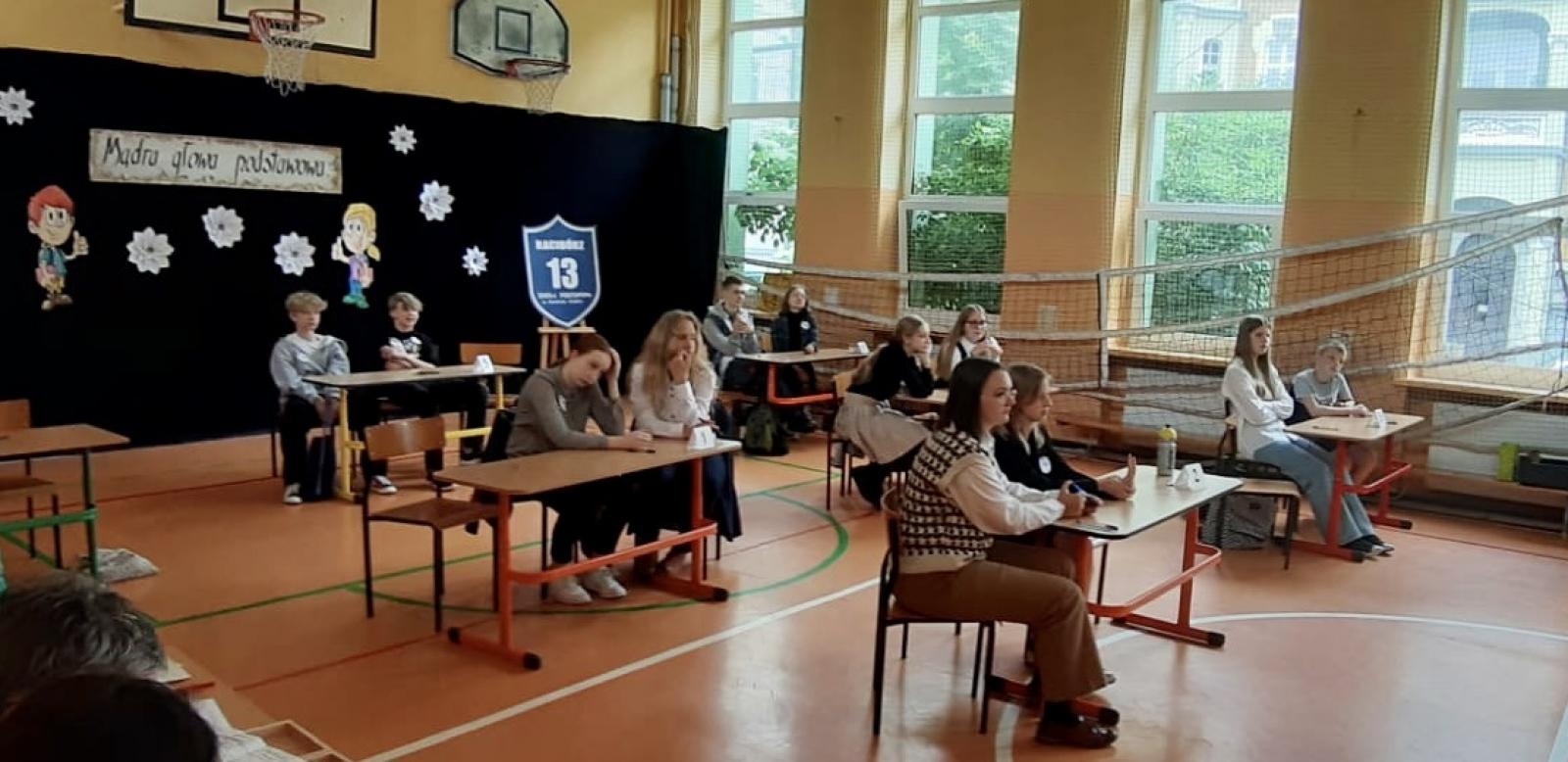 Zdjęcie w galerii na portalu naszraciborz.pl: Mądra Głowa Podstawowa - konkurs w SP 13 wiadomości z regionu