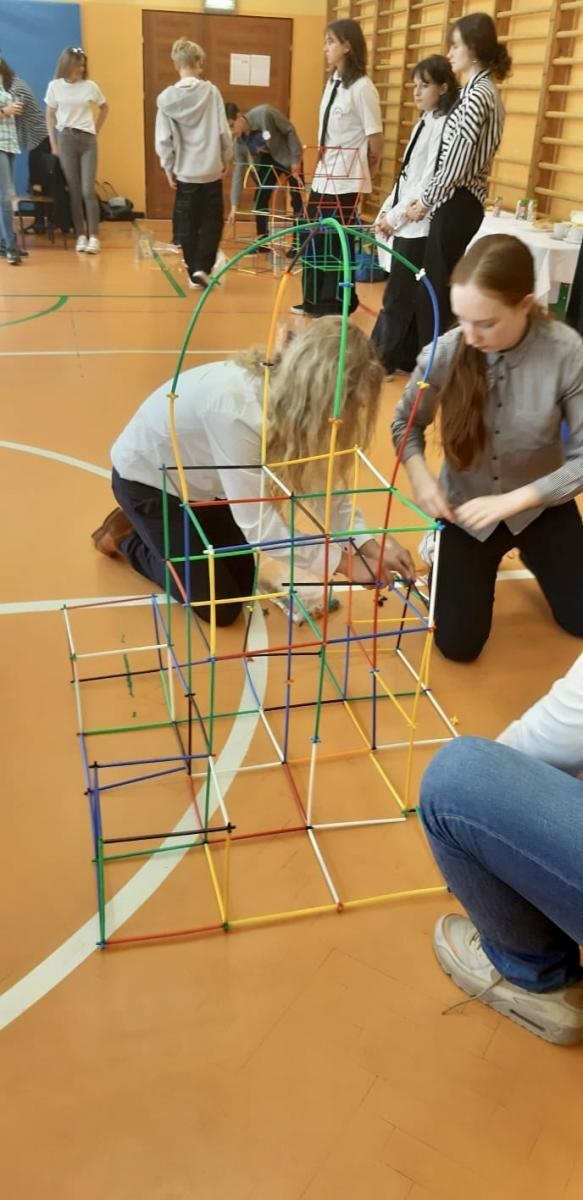 Zdjęcie w galerii na portalu naszraciborz.pl: Mądra Głowa Podstawowa - konkurs w SP 13 wiadomości z regionu