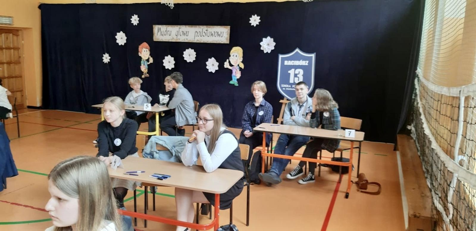 Zdjęcie w galerii na portalu naszraciborz.pl: Mądra Głowa Podstawowa - konkurs w SP 13 wiadomości z regionu