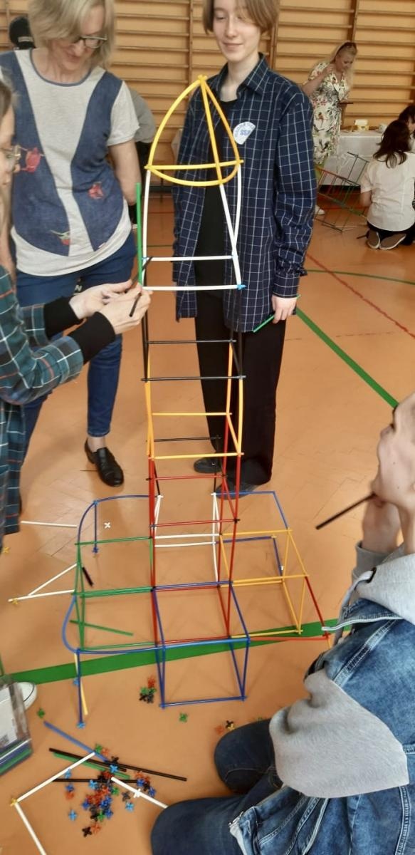 Zdjęcie w galerii na portalu naszraciborz.pl: Mądra Głowa Podstawowa - konkurs w SP 13 wiadomości z regionu