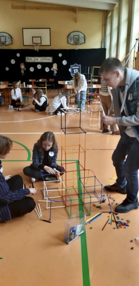 Zdjęcie w galerii na portalu naszraciborz.pl: Mądra Głowa Podstawowa - konkurs w SP 13 wiadomości z regionu