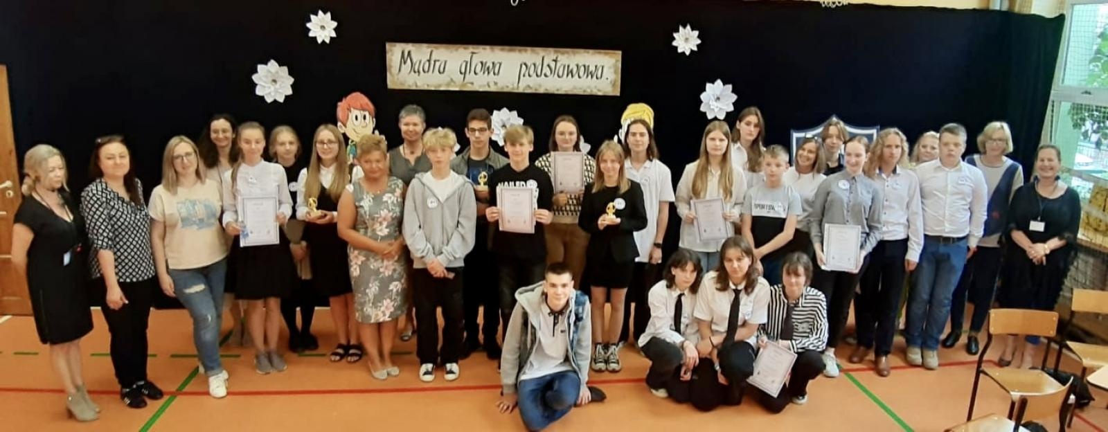 Zdjęcie w galerii na portalu naszraciborz.pl: Mądra Głowa Podstawowa - konkurs w SP 13 wiadomości z regionu