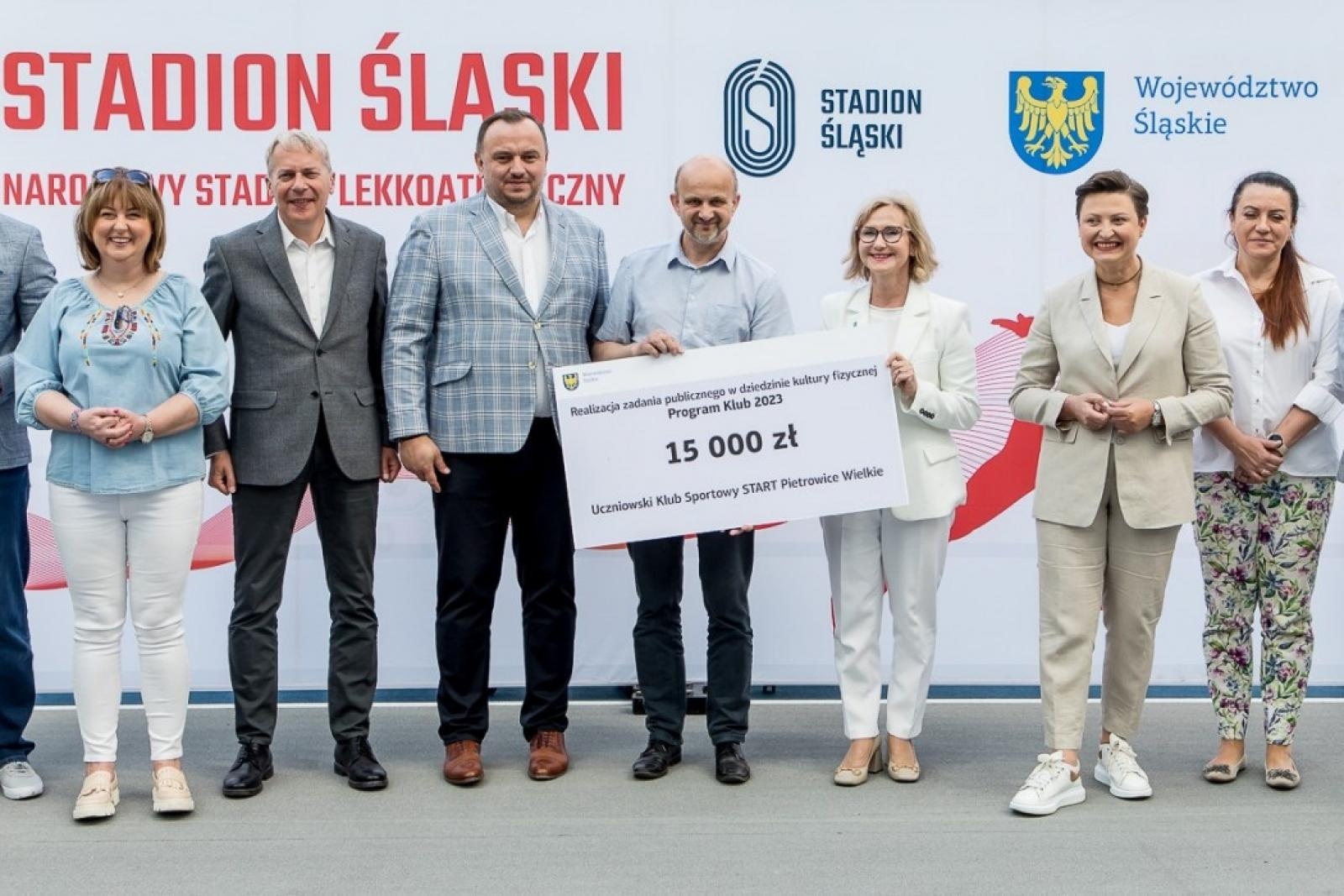 Zdjęcie w galerii na portalu naszraciborz.pl: Kluby sportowe z naszego powiatu otrzymały wsparcie w budżetu województwa wiadomości z regionu