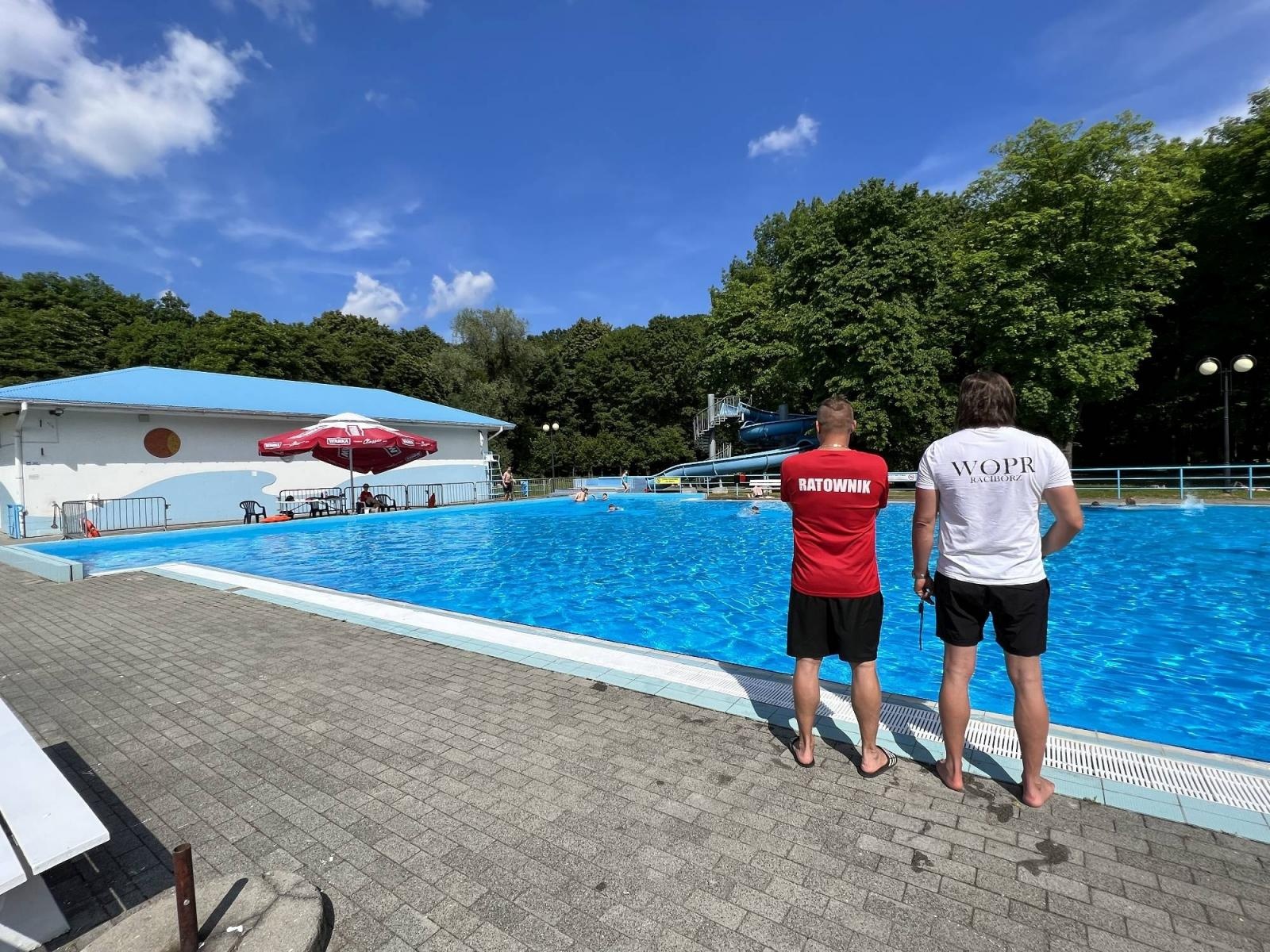Zdjęcie w galerii na portalu naszraciborz.pl: Ruszył sezon na kąpielisku pod Oborą [FOTO i WIDEO] wiadomości z regionu