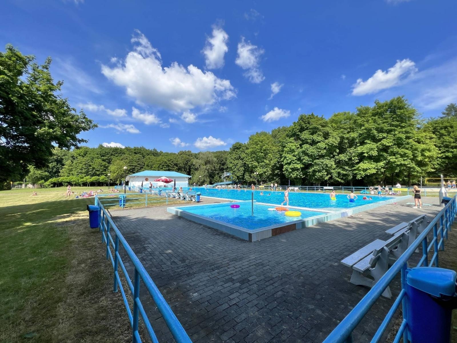 Zdjęcie w galerii na portalu naszraciborz.pl: Ruszył sezon na kąpielisku pod Oborą [FOTO i WIDEO] wiadomości z regionu