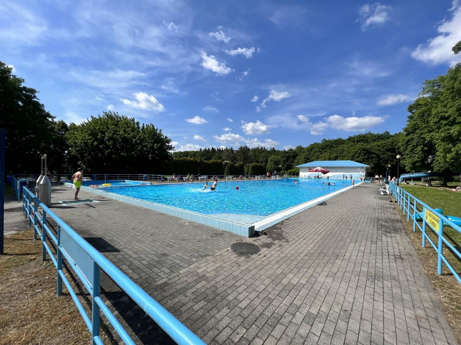 Zdjęcie w galerii na portalu naszraciborz.pl: Ruszył sezon na kąpielisku pod Oborą [FOTO i WIDEO] wiadomości z regionu