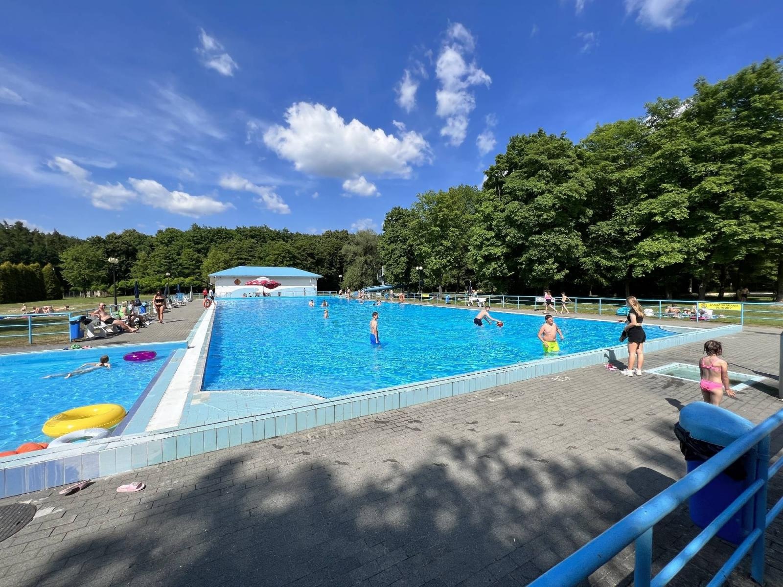 Zdjęcie w galerii na portalu naszraciborz.pl: Ruszył sezon na kąpielisku pod Oborą [FOTO i WIDEO] wiadomości z regionu