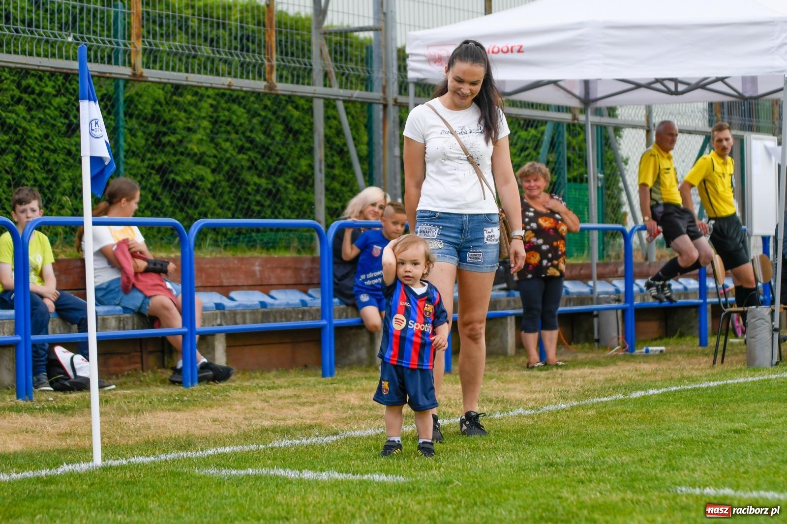 Zdjęcie w galerii na portalu naszraciborz.pl: Integracyjny początek turnieju im. Huberta Kostki w Markowicach [FOTO i WIDEO] wiadomości z regionu