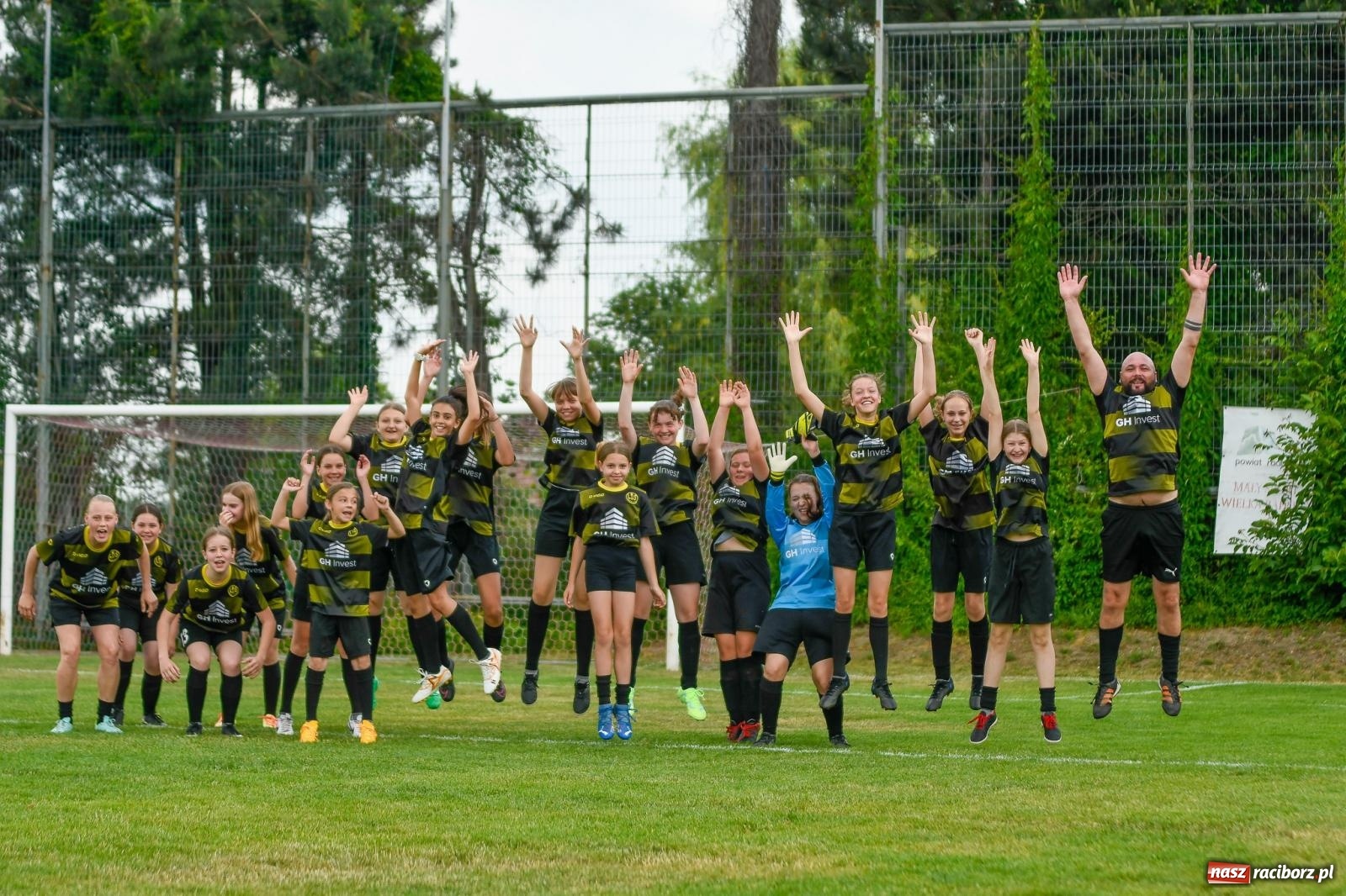 Zdjęcie w galerii na portalu naszraciborz.pl: Integracyjny początek turnieju im. Huberta Kostki w Markowicach [FOTO i WIDEO] wiadomości z regionu