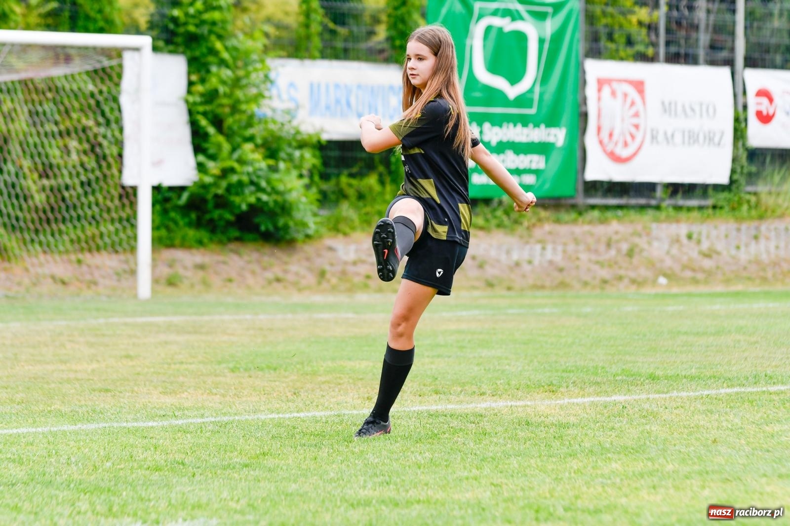 Zdjęcie w galerii na portalu naszraciborz.pl: Integracyjny początek turnieju im. Huberta Kostki w Markowicach [FOTO i WIDEO] wiadomości z regionu