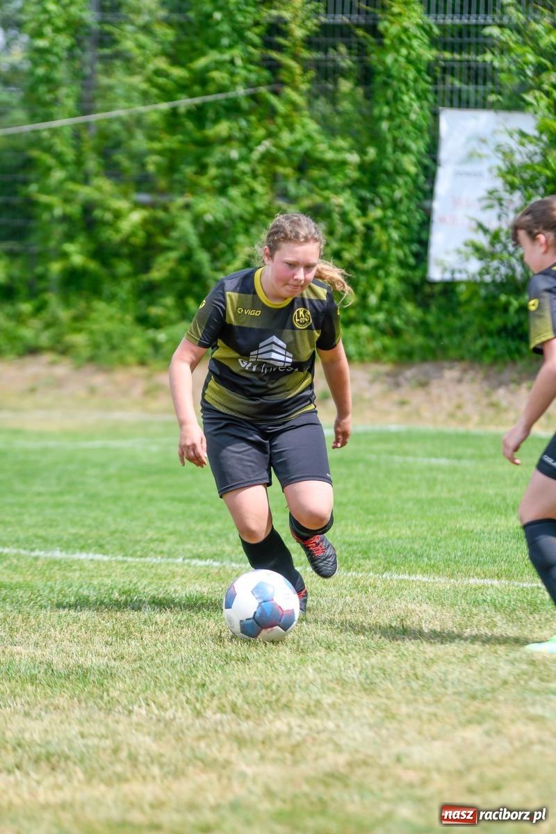 Zdjęcie w galerii na portalu naszraciborz.pl: Integracyjny początek turnieju im. Huberta Kostki w Markowicach [FOTO i WIDEO] wiadomości z regionu