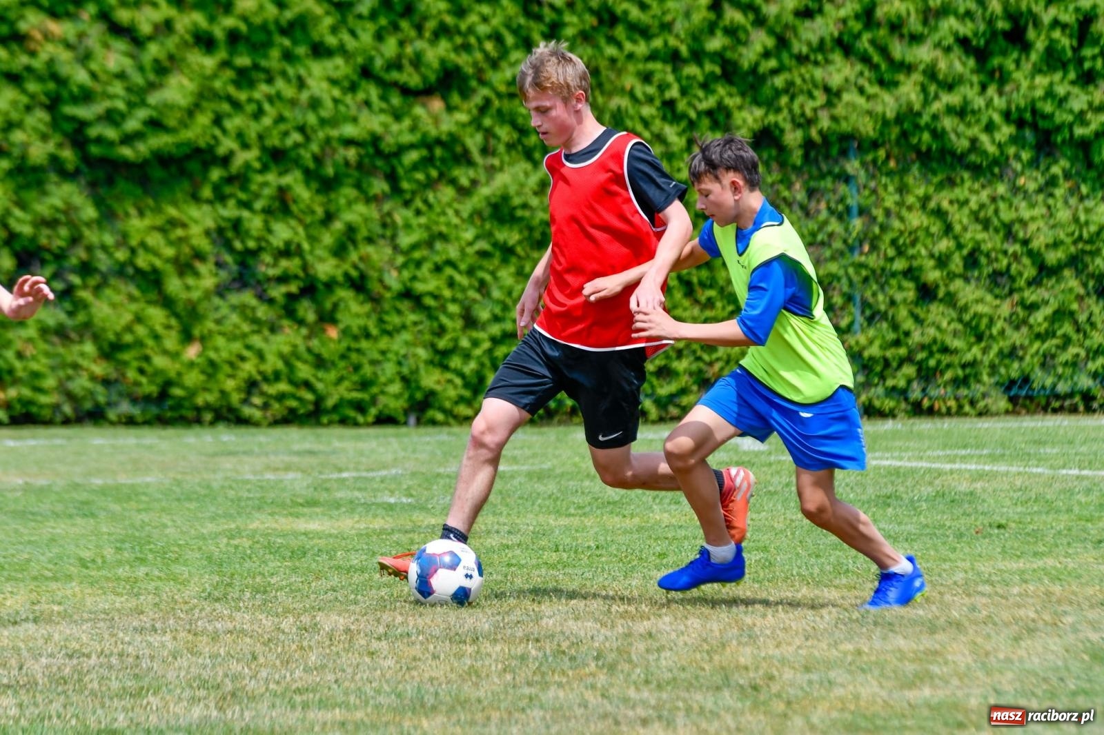 Zdjęcie w galerii na portalu naszraciborz.pl: Integracyjny początek turnieju im. Huberta Kostki w Markowicach [FOTO i WIDEO] wiadomości z regionu