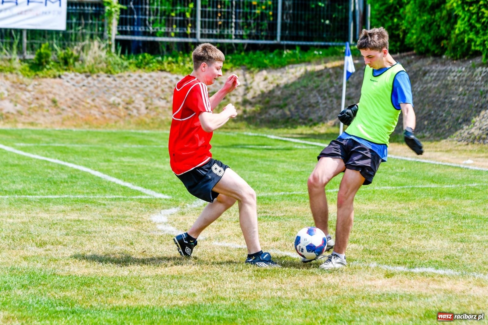 Zdjęcie w galerii na portalu naszraciborz.pl: Integracyjny początek turnieju im. Huberta Kostki w Markowicach [FOTO i WIDEO] wiadomości z regionu