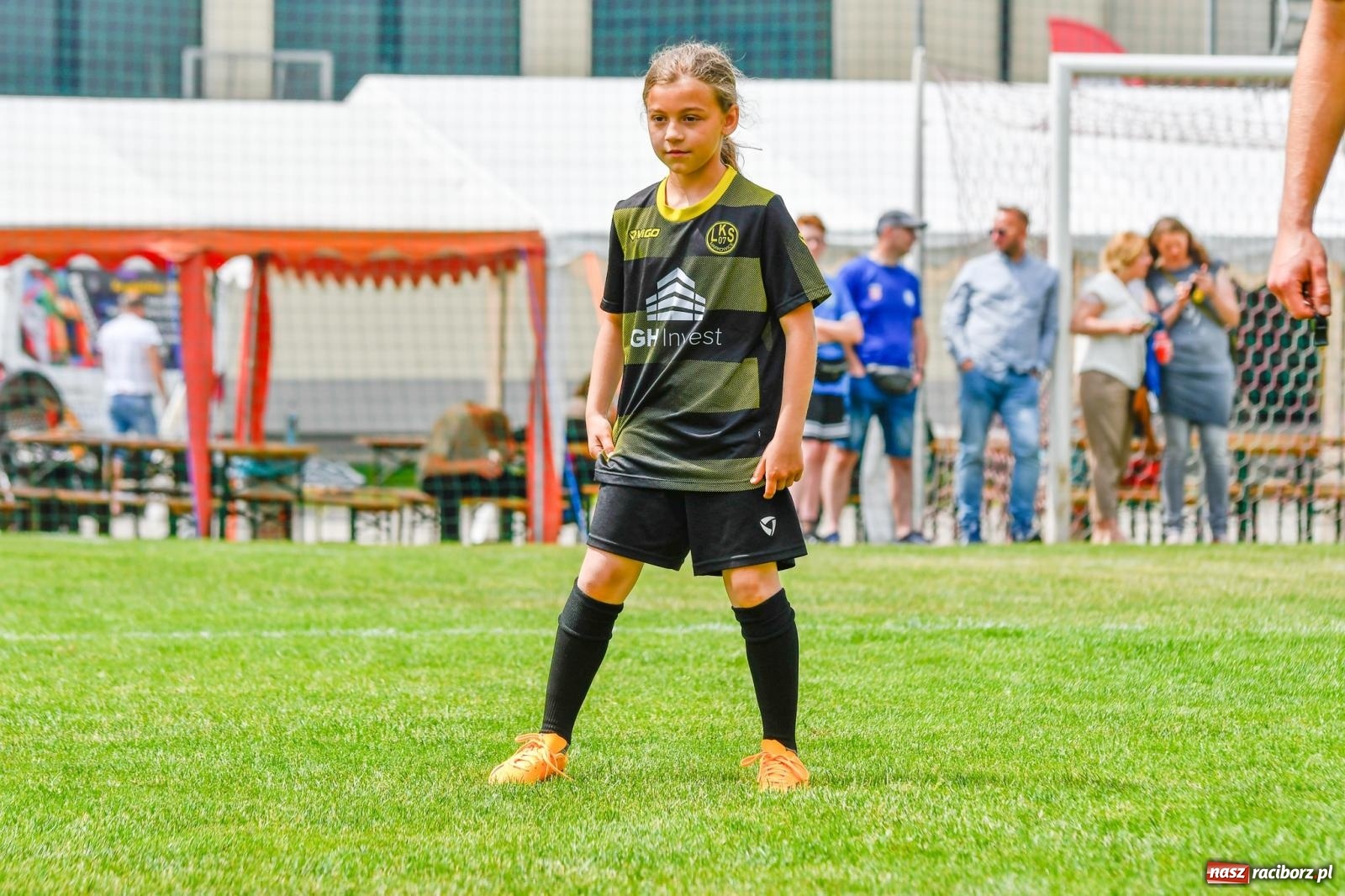Zdjęcie w galerii na portalu naszraciborz.pl: Integracyjny początek turnieju im. Huberta Kostki w Markowicach [FOTO i WIDEO] wiadomości z regionu
