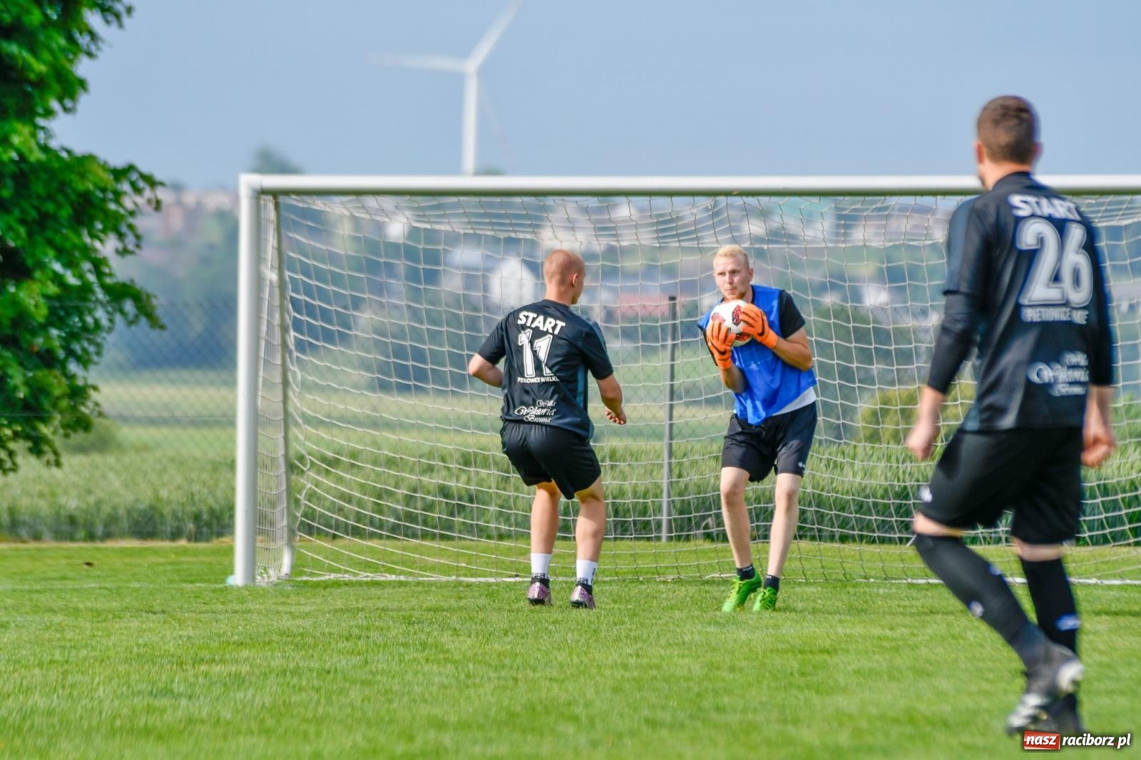 Zdjęcie w galerii na portalu naszraciborz.pl: Piłkarska rywalizacja dzikich drużyn w Borucinie [FOTO i WIDEO] wiadomości z regionu