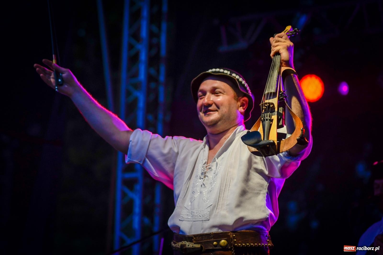 Zdjęcie w galerii na portalu naszraciborz.pl: Nędza szalała z Baciarami [FOTO i WIDEO] wiadomości z regionu