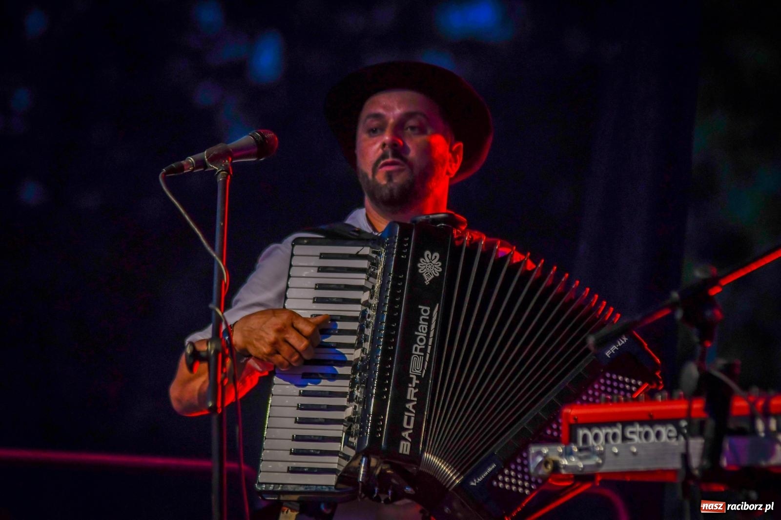 Zdjęcie w galerii na portalu naszraciborz.pl: Nędza szalała z Baciarami [FOTO i WIDEO] wiadomości z regionu